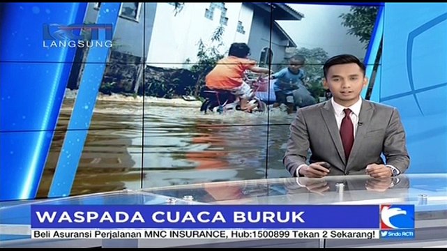 Tiang Listrik Roboh Diterpa Angin Kencang