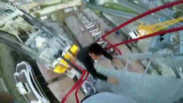 Haliç Tersanesindeki vincin zirvesine tırmandılar