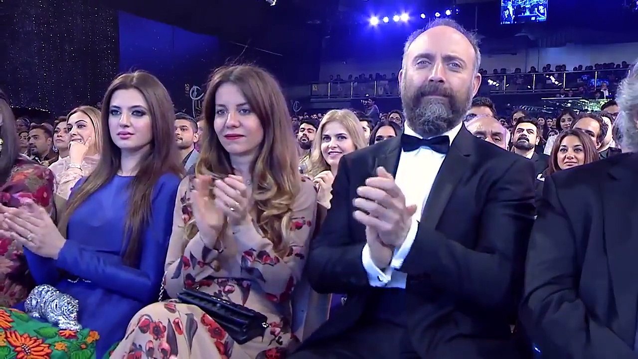 Atif Aslam & Osman Khalid Butt Making Fun Of Celebrities At LSA 2017