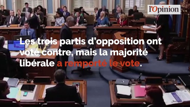 Québec: le niqab et la burqa interdits dans les administrations et transports publics