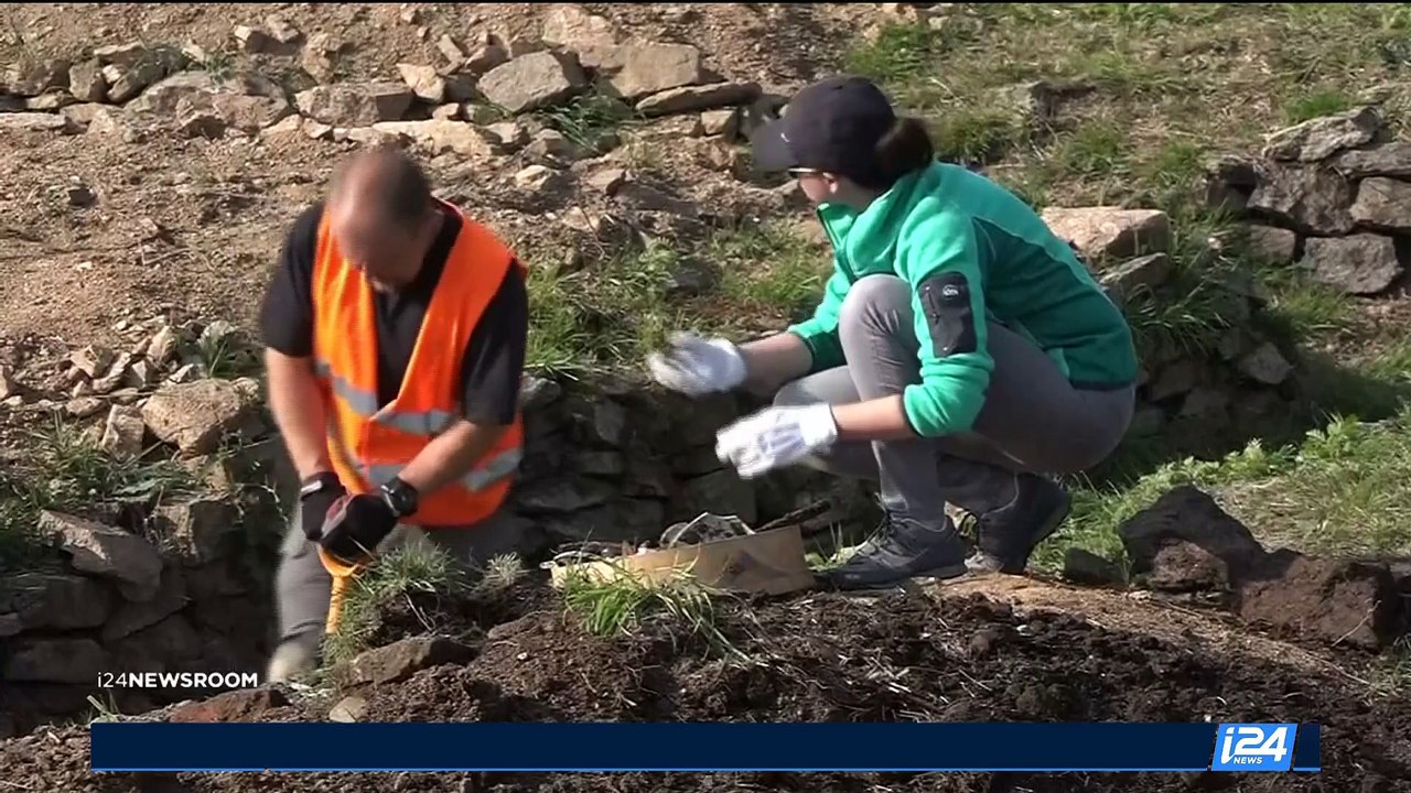 Nouvelles fouilles dans les vestiges des camps de concentration