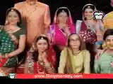 VIDEO 'Balika Vadhu' cast at Pratyusha Banerjee's Cremation