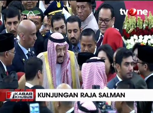 Anggota DPR Sibuk Selfie dengan Raja Salman
