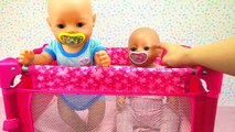 Los bebés Bruno y Abril HACEN PIPÍ DE VERDAD en el orinal Baby Born Ksi Bebes