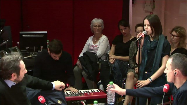 Marina kaye chante Something dans A La bonne Heure