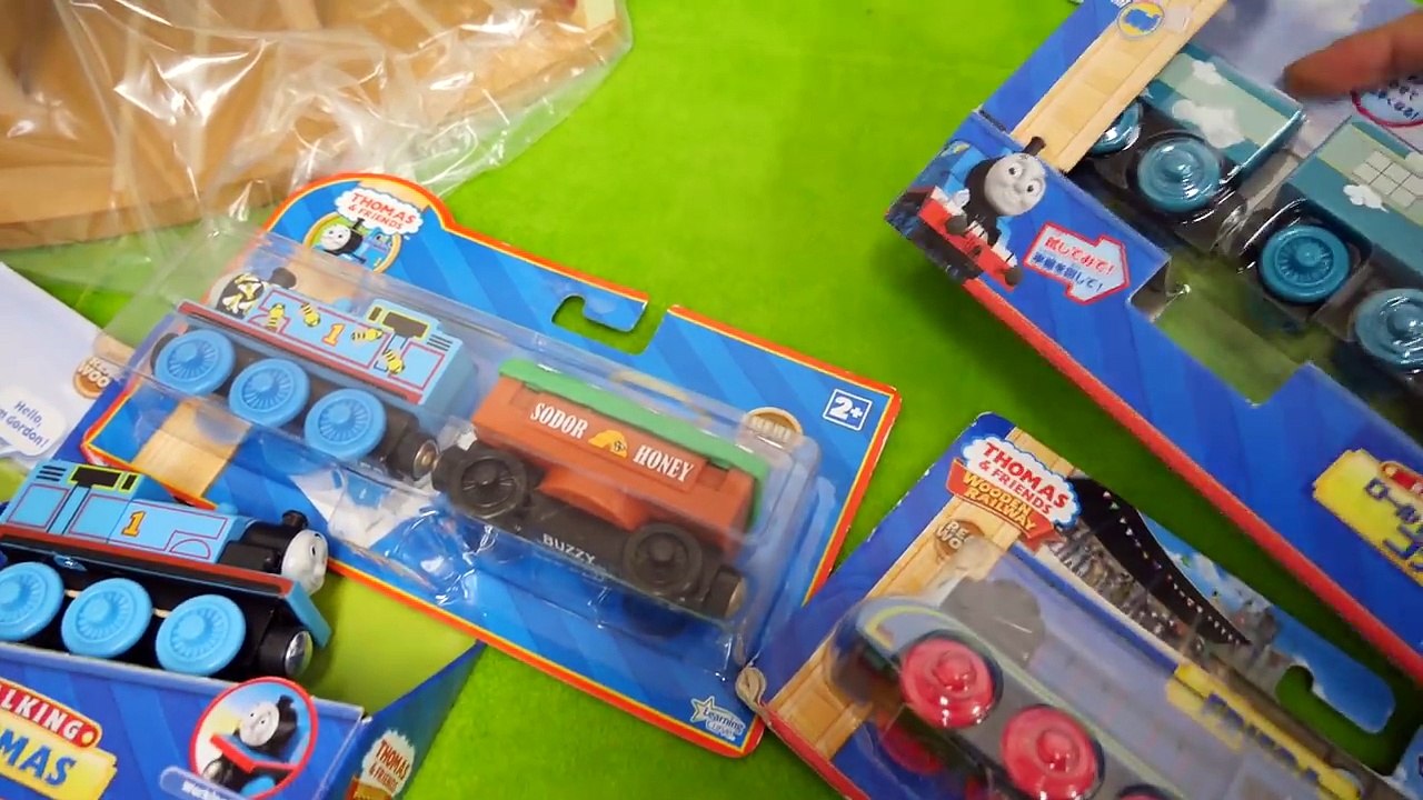 Wooden Thomas Railway Tidmouth Sheds Toy, Whistle Thomas, Connor, Gordon, Luke, Bee Thomas