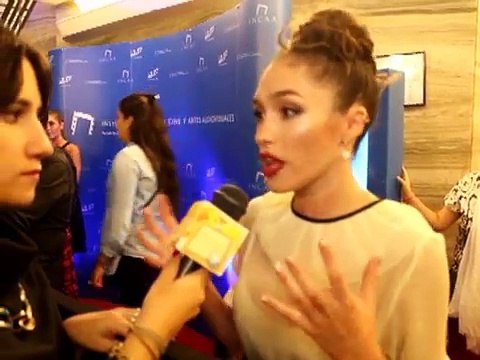 Cande Vetrano en la avant premiere de Hipersomnia