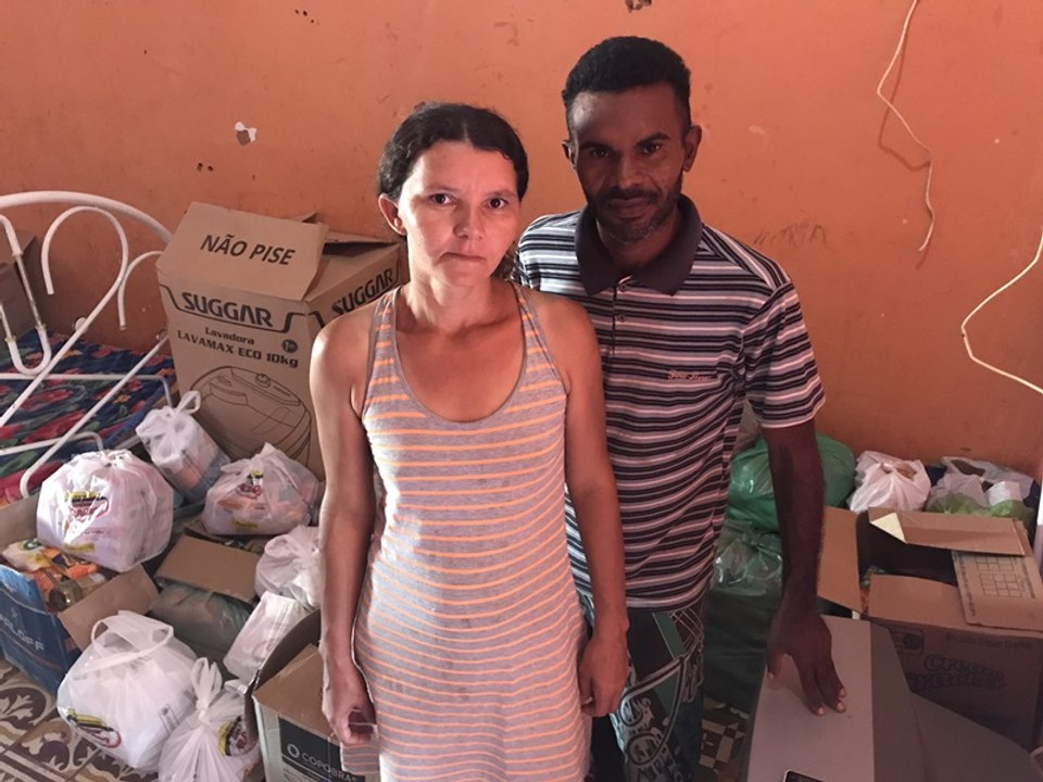População se mobiliza e ajuda família de Cajazeiras que passava fome