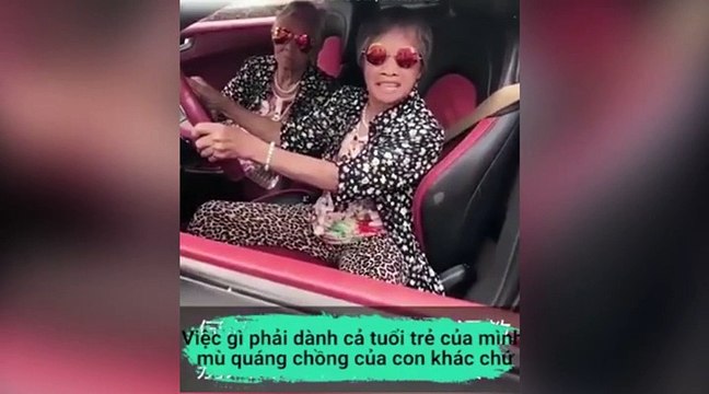 Chết cười nghe bà cụ hô khẩu hiệu dạy các chị em cách tận dụng tuổi trẻ
