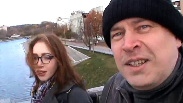 Мы идём по красному мосту