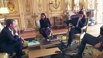 Le chien de Emmanuel Macron fait ses besoins en pleine réunion à lElysée