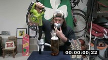 Il avale 5L de bière en 40sec avec un souffleur de feuilles !!