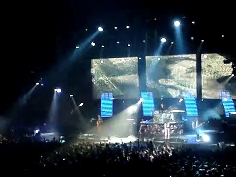 Muse - New Born, New Arena, St. Petersburg, Russia 10/19/2007