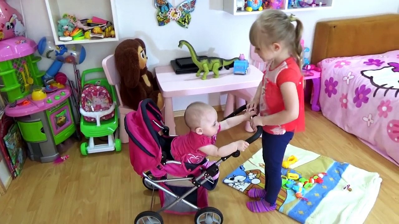 Малыш плачет Маргарита украла коляску Динозавр напугал детей Слезы Крики Bad baby Видео для детей