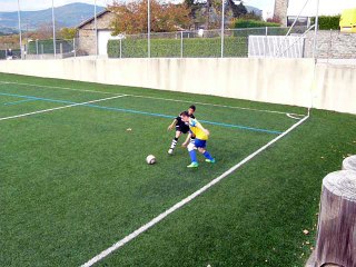 Petite vidéo match U15 : Un bon dribbleur qui oublie peut-être le soutien ! C'est quand même pas mal du tout