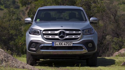 Mercedes-Benz X-Class Design in Diamond silver metallic