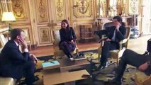 LE CHIEN DE MACRON PISSE SUR UNE CHEMINÉE DE L’ÉLISÉE