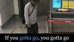 Homem Deixa Prenda Malcheirosa Na Estação De Metro ! Man Poos In Metro Station In China