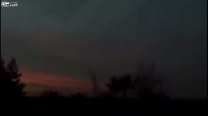 UFO AND GIANT CAUGHT ON CAMERA - THIS IS REAL FOOTAGE