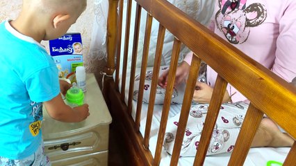 Превращение мамы в малыша. Детские ШАЛОСТИ. Данька ухаживает за Мамой. Bad Baby