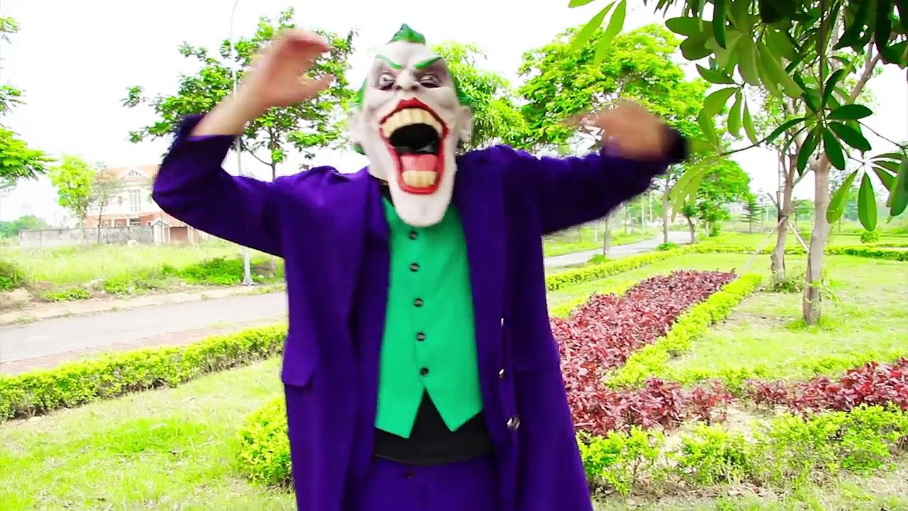 Frozen Elsa Pregnant Superman LOVE beautiful Girl Batman & Joker tease Elsa Superhero funny