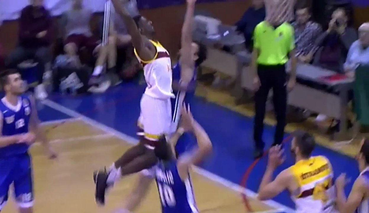 Devon Walker dunk , Rashun Davis buzzer