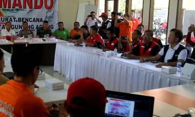 PMI Berikan Bantuan Kepada Pengungsi Gunung Agung