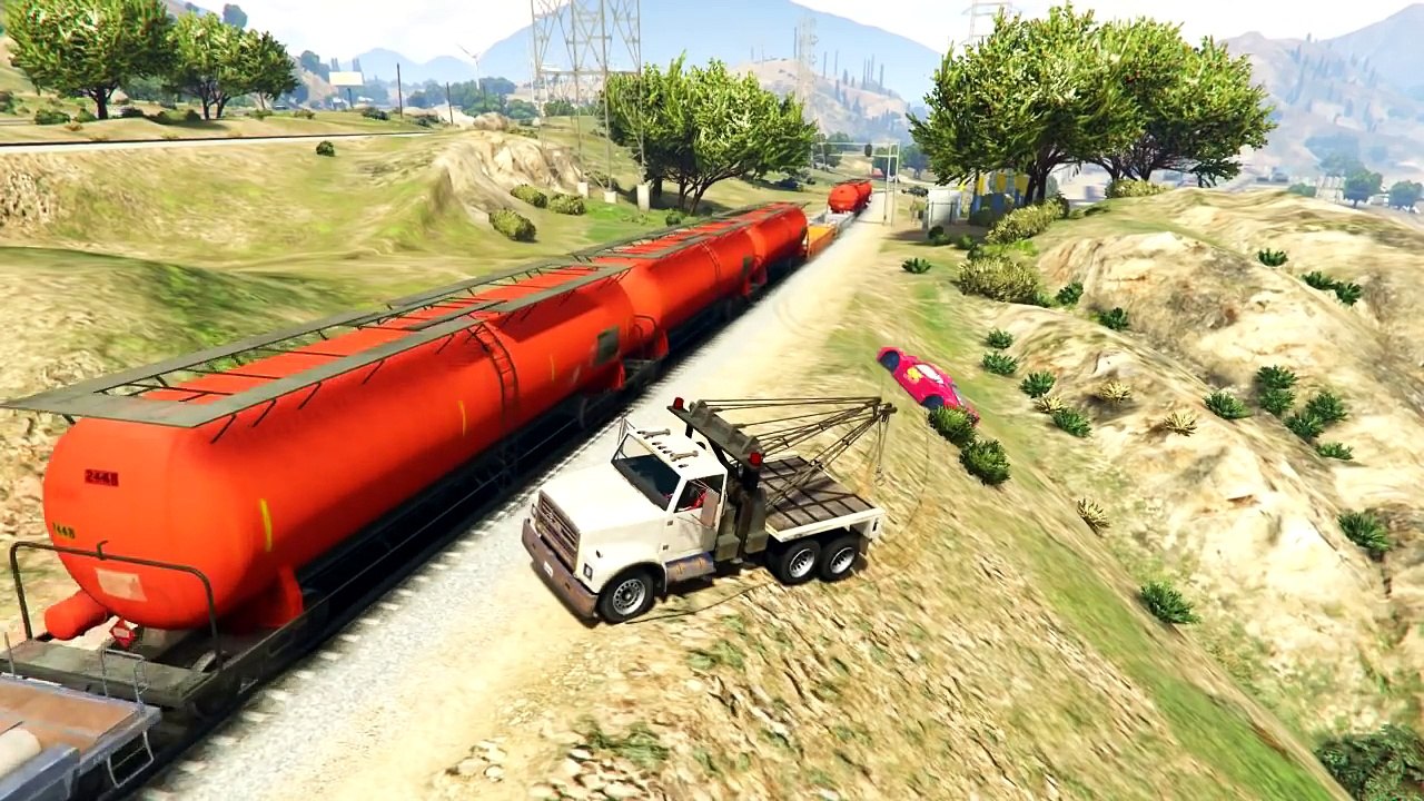 Lightning McQueen in Train Trouble! Spiderman repairs McQueen Pixar car for kids Nursery Rhymes #76