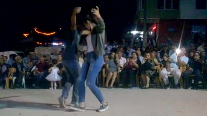 Efsane oynayan ikili