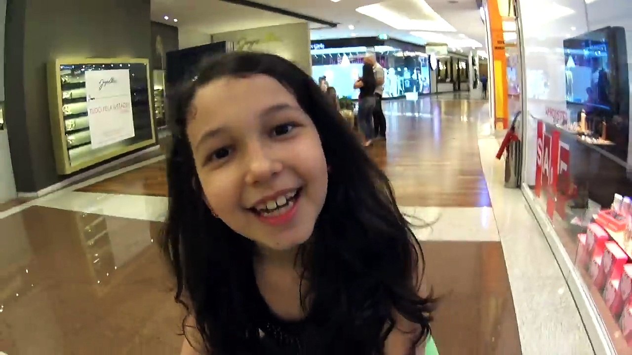 COMPRANDO MEU NOVO TÊNIS DE RODINHA COM LED NO SHOPPING - Tombo e Diversão | Luluca