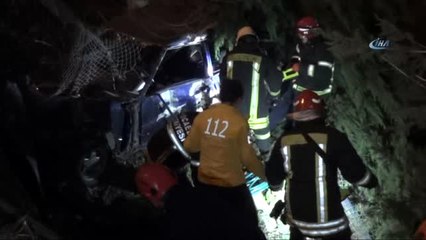 Otomobil Askeri Lojmanların Bahçesine Uçtu: 2 Yaralı