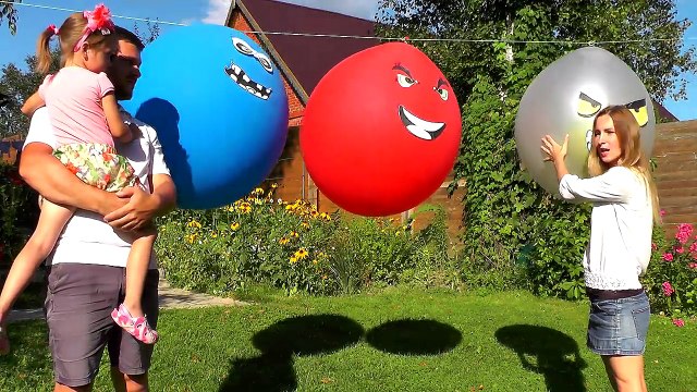ЧЕЛЛЕНДЖ ВЗРЫВАЕМ ОГРОМНЫЕ ЗЛЫЕ ШАРЫ ГИГАНТСКИЙ ШАР развлечение для детей CHALLENGE GIANT BALLOON