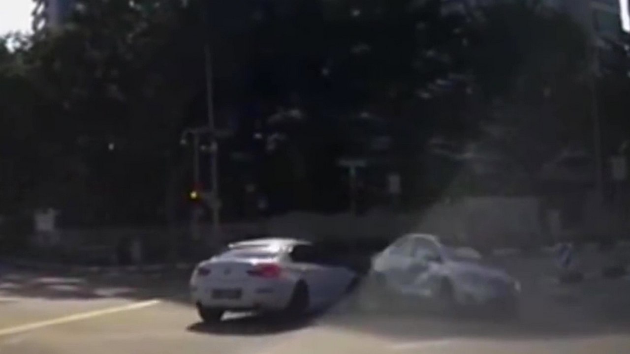 Une voiture fantôme