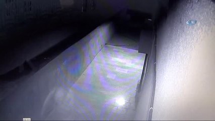 Sağlık Merkezine Dadanan Hırsızlar Kamerada