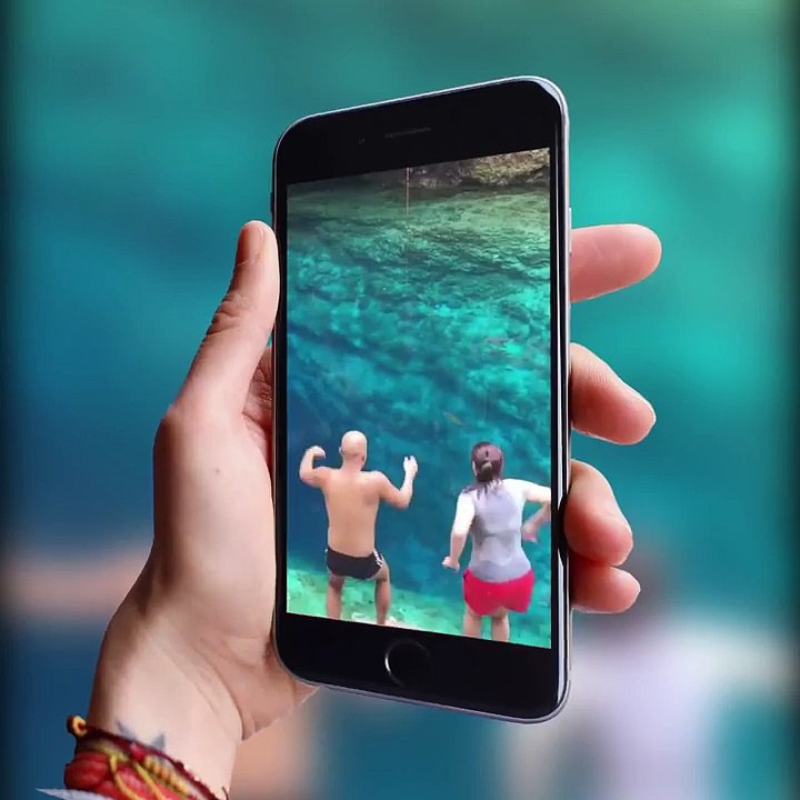Photos that become alive on phone flip using Live Photos App