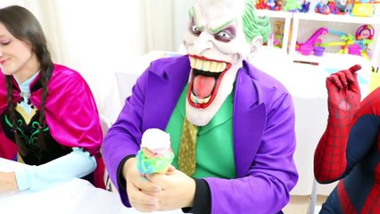 Frozen Elsa & Spiderman AT SCHOOL LEARNING COLORS WITH ICE CREAM w/ Joker in Real Life Fun Superhero