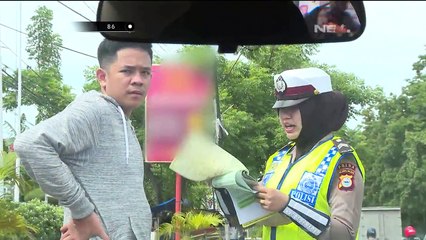 Ditilang Karena Melawan Arus, Ibu ini Menangis - 86