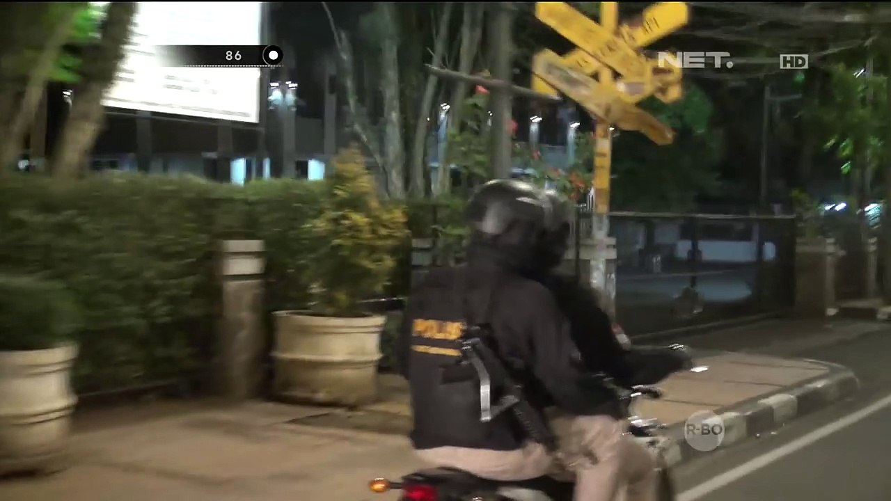 Terkena Razia, Pria Ini Simpan Puluhan Alat Kontrasepsi di Jok Motornya - 86