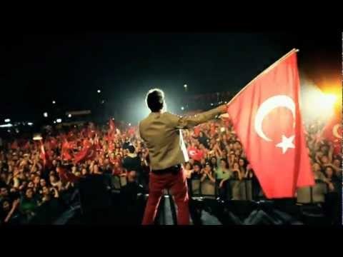 Kenan Doğulu - 10. Yıl Marşı (29 Ekim Beşiktaş Konseri)