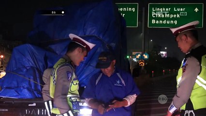 Supir Dari Truk Kelebihan Muatan Ini Ternyata Sudah Sering Ditilang