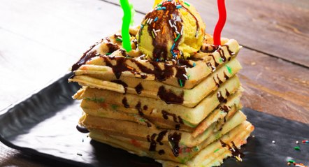 طريقة عمل وافل كيكة العيد بالفيديو