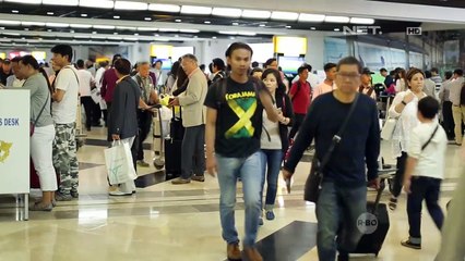 Pria Ini Nekat Membawa Sepeda di Dalam Tas - Customs Protection