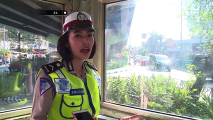 Kelakuan Pengendara Pria Godain Bripda Anggun Kalau Ditilang - 86