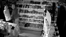 3 Dakikada Büfe Soyan Hırsız Önce Kameraya Ardından Polise Yakalandı