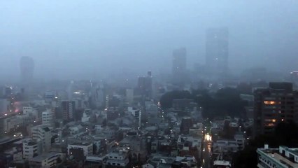Terrifiante alerte aux typhons à Tokyo : un vrai film d'horreur !