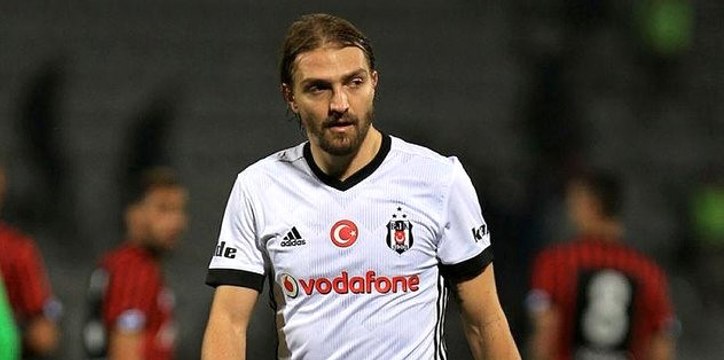 Hakeme Ettiği Küfürler Kameralara Yansıyan Caner Erkin Özür Diledi