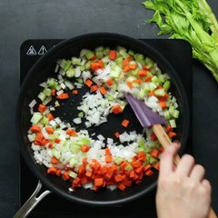 Whole30 Baked Buffalo Chicken Casserole