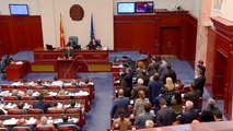 Препукувања меѓу СДСМ и ВМРО-ДПМНЕ за присуството на Живаљевиќ во Собранието