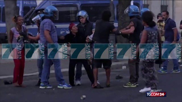 QINDRA EMIGRANTE PERPLASEN ME POLICINE NE ROME - News, Lajme - Kanali 7