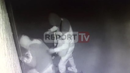 Report TV - VD-Ekskluzive/ ‘Skifterat’ thyejnë derën, grabisin biznesin në Lezhë